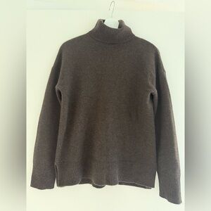 Theory Chocolate Brown Cashmere Turtleneck